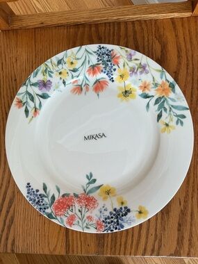 Mikasa White Dinner Plate with Multicolor Floral Border